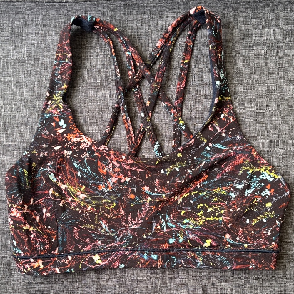Lululemon Free to be Serene Bra